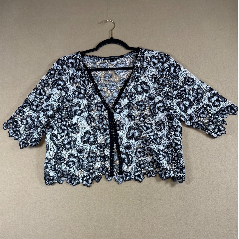 Chris McLaughlin Women Feminine Black White Floral Lace Cropped Cardigan Top L